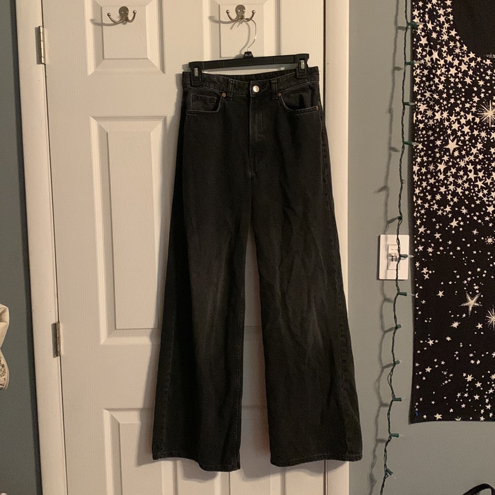 black mom jeans from H&M, loved them, they just don’t fit me anymore. Size 4